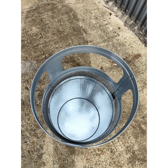 Mülleimer Barcelona in silberner Farbe